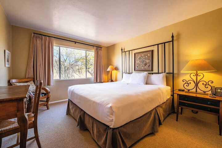 Room 42 of 228