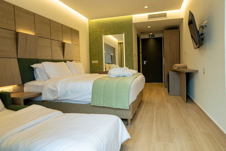 Room 5 of 38