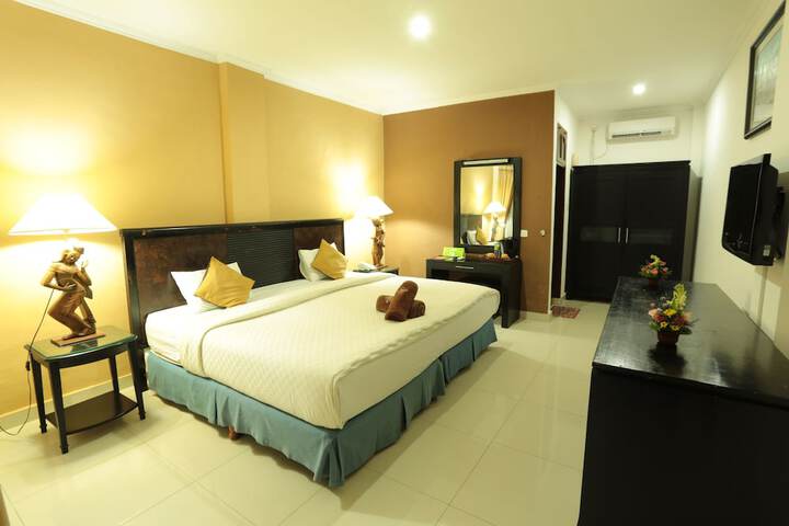 Room 9 of 42