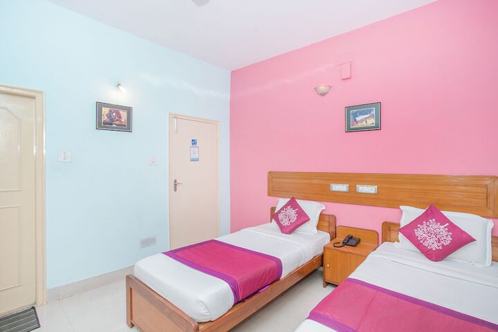 Room 6 of 15