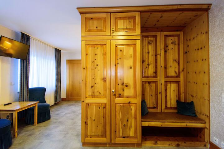 Room 29 of 65