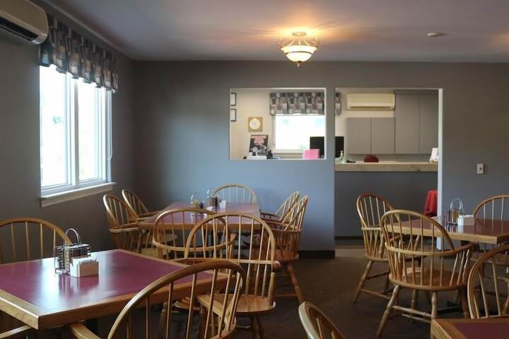 Dining Photos