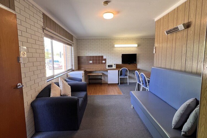 Room 3 of 18