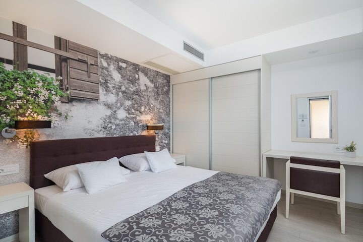 Room 20 of 149