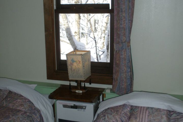 Room 11 of 128