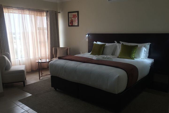 Room 3 of 74