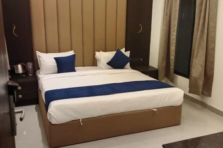 Room 3 of 12