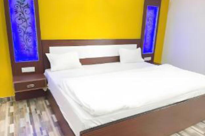 Room 5 of 5