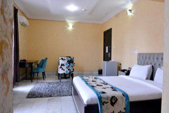 Room 18 of 46