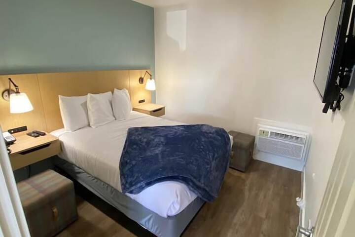 Room 6 of 36