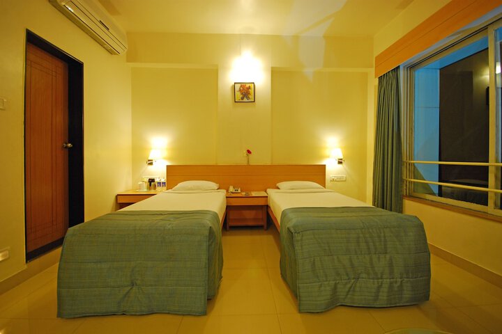 Room 18 of 98