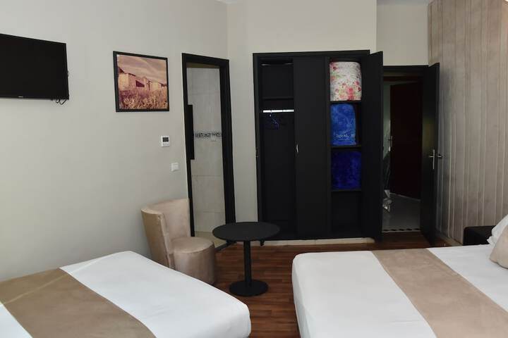Room 14 of 48