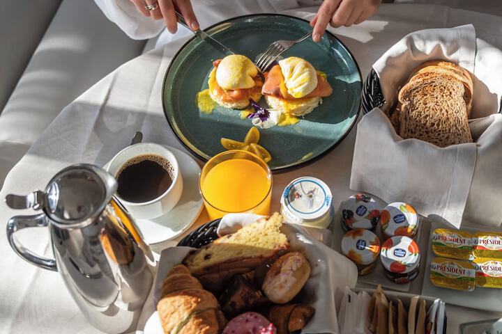 Breakfast/Coffee Service 70 of 91