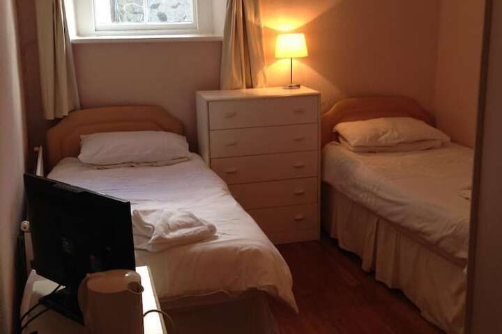 Room 9 of 20