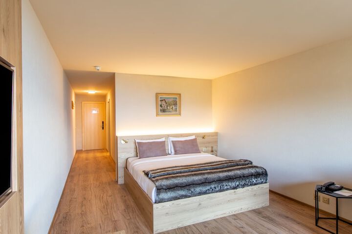 Room 8 of 78