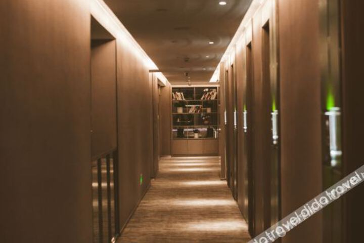 Hotel Interior 21 of 32