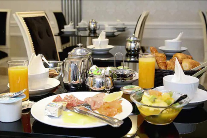 Breakfast/Coffee Service 30 of 38