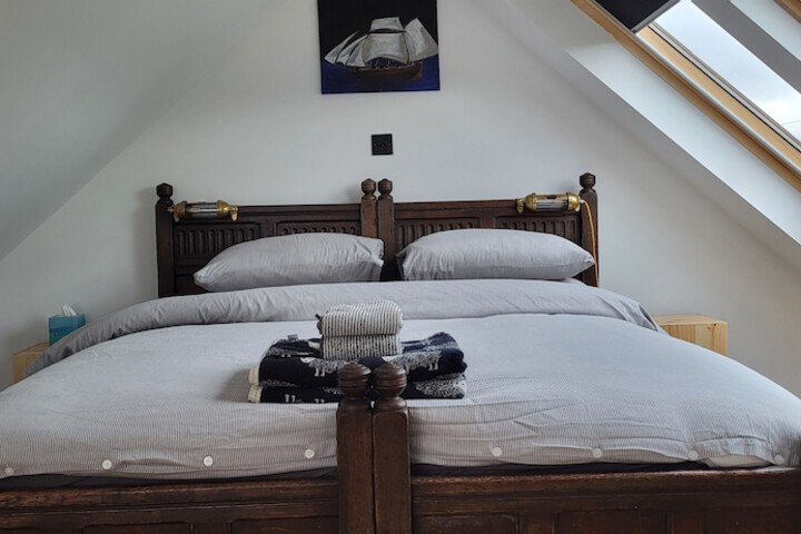 Room 4 of 14