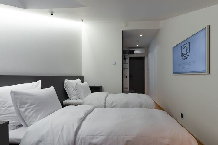 Room 25 of 47