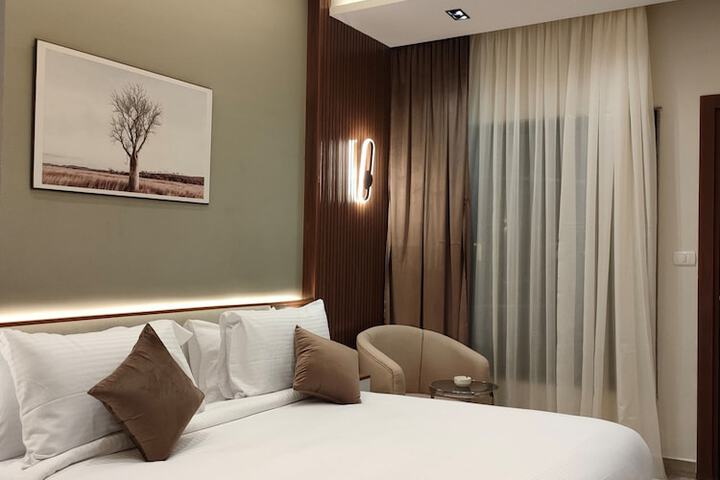 Room 6 of 22