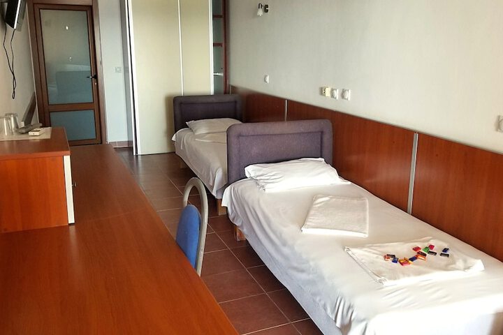 Room 20 of 100