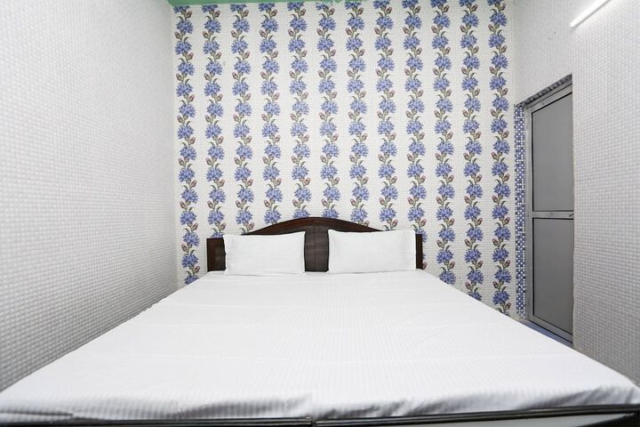 Room 15 of 22