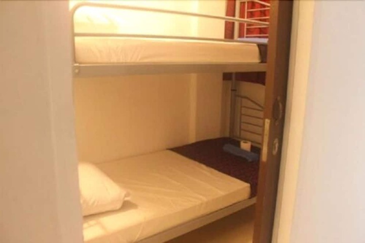 Room 37 of 96
