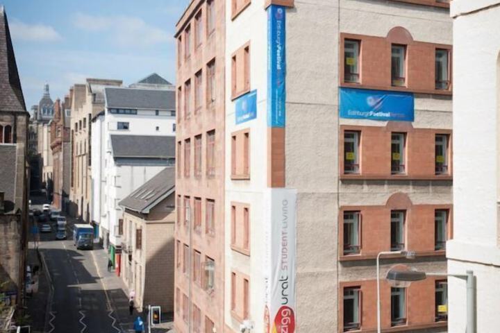 Cowgate - Edinburgh Student Rentals (Student Accomodation)