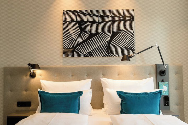 Room 3 of 39