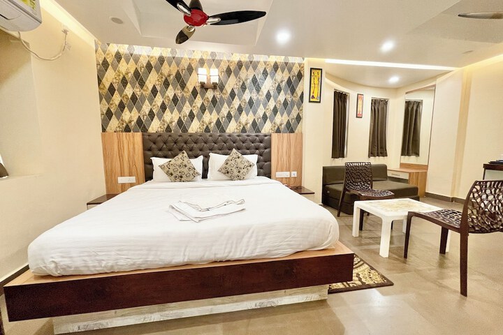 Room 28 of 159