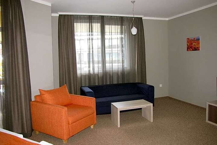 Hotel Suite Photo