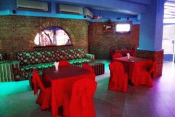Lounge 6 of 7