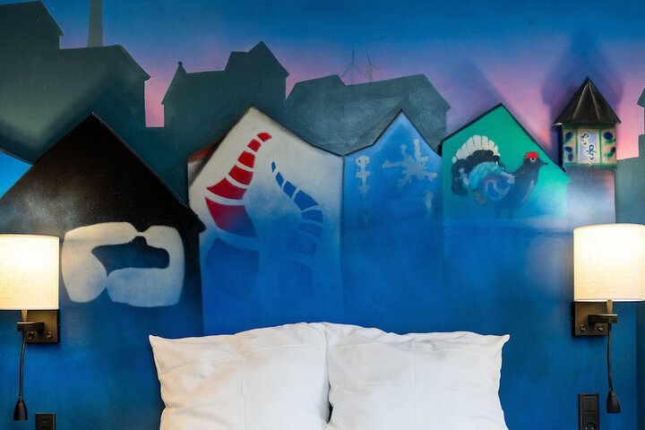 Room 4 of 53