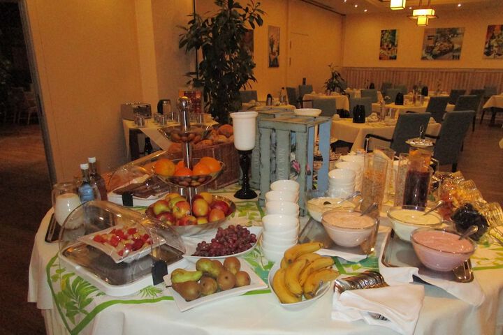 Breakfast/Coffee Service 42 of 67