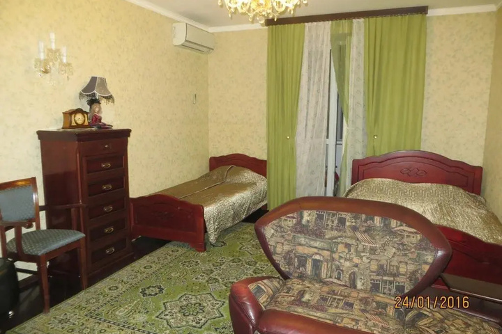Room 9 of 13
