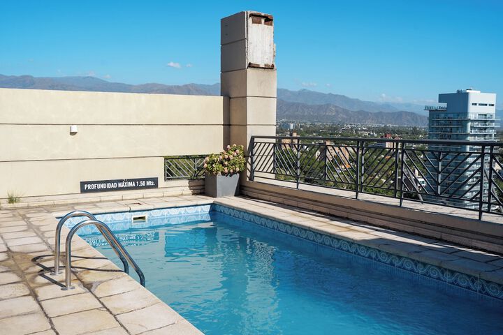 Pools & Facilities