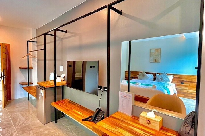 Room 17 of 27