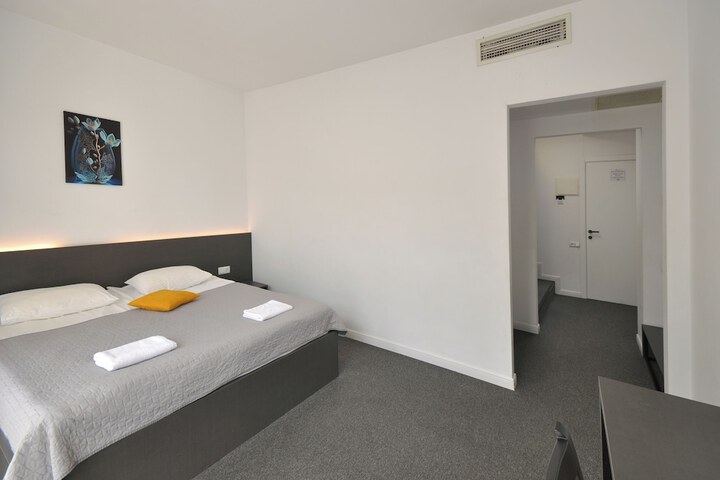 Room 18 of 41