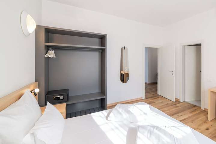 Room 57 of 104
