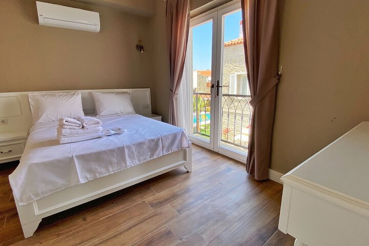 Room 4 of 57