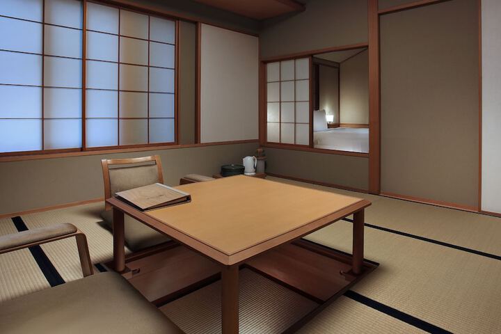 Room 5 of 64