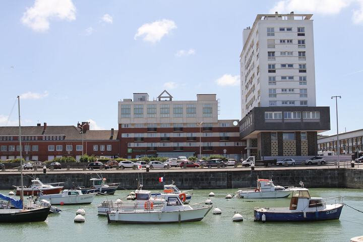 Hotel 64 of 75