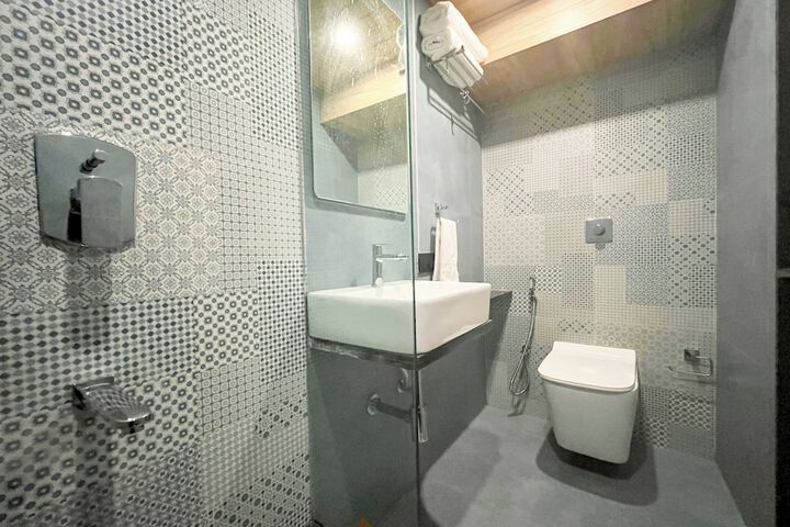 Room 42 of 48