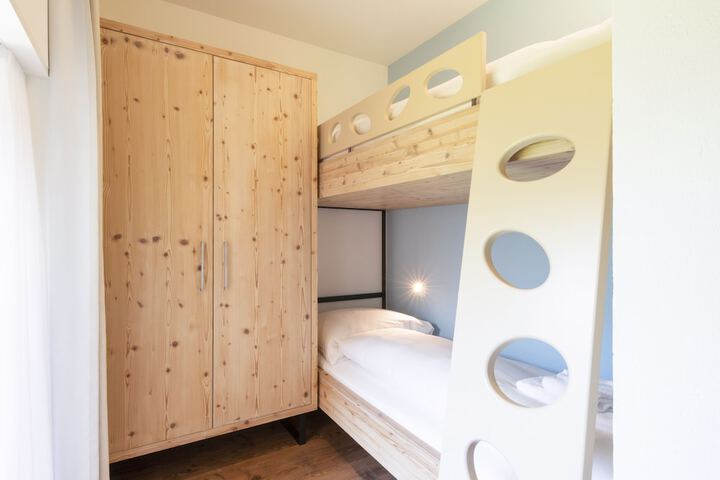 Room 45 of 151