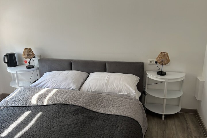 Room 4 of 38