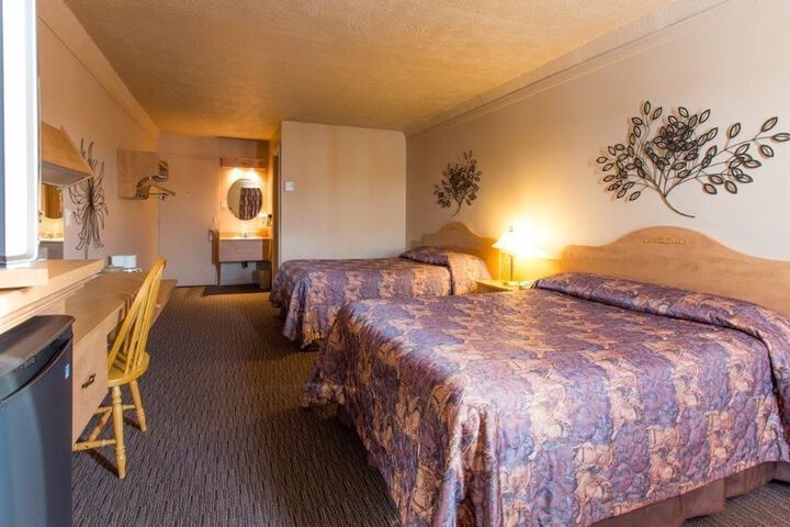 2 Double Beds (2 of 3)