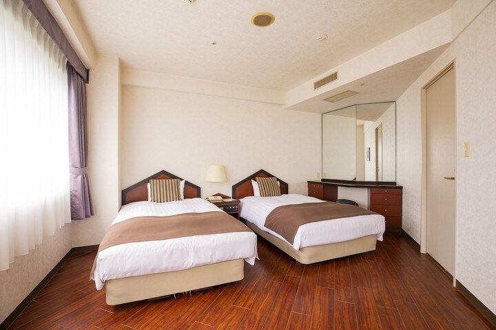 Room 58 of 240