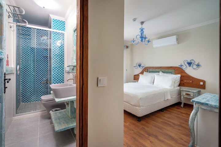 Room 12 of 29