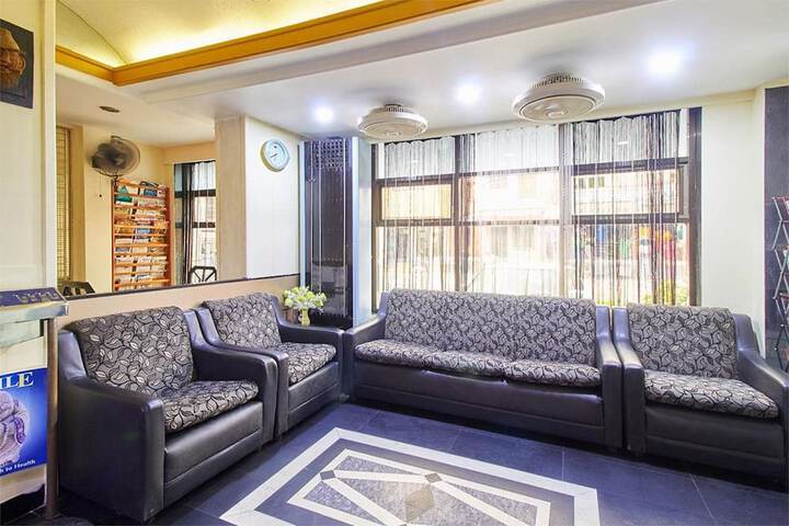 Entrance & Lobby