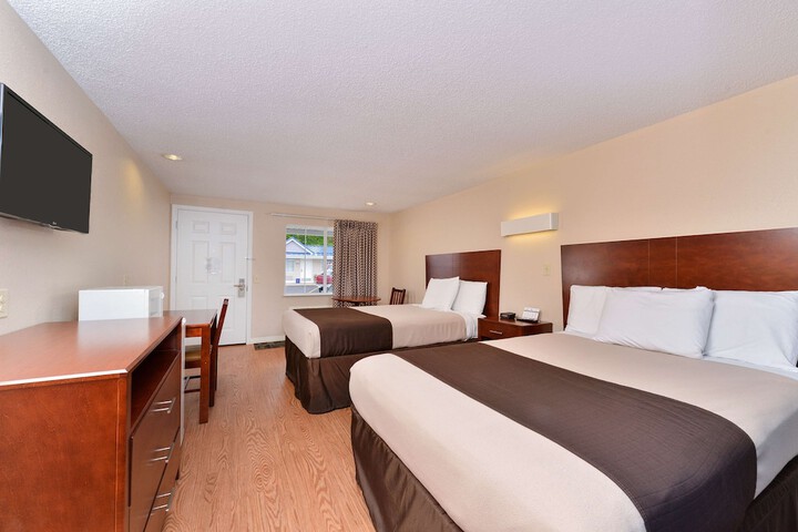 2 Double Beds (7 of 8)